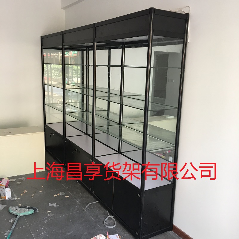 鈦合金（jīn）展（zhǎn）櫃